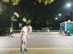 -快网网球俱乐部(徐汇爱建园店)