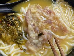 酸汤肥牛粉-三千粉牛肉米粉(来客茂店)