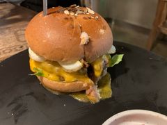 -HIGH FIVE哈福手工汉堡(桂林路店)