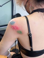 -SNOW TATTOO STUDIO
