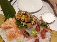 三文鱼刺身-小句号·精致料理(江南环球港店)