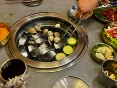 -围炉肉舍•炭烤活鳗•丹东海鲜烤肉(步行街店)