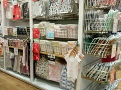 -优衣库(银川新华百货CCMall店)