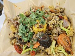 -老东镇啤酒屋海鲜加工·蒸汽海鲜·海鲜烧烤(台东店)