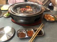 -围炉肉舍•炭烤活鳗•丹东海鲜烤肉(步行街店)