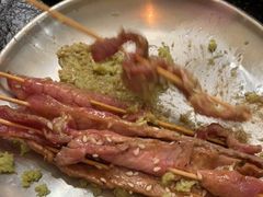 -何妹湿辣牛肉·粤式烧烤砂煲(桂雅路店)