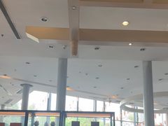 -成都中升之星奔驰4S店