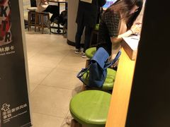 等位区-星巴克臻选(北京银泰店)