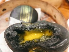 黑金流沙包-澳门陈光记烧味饭店(南京德基广场店)