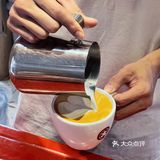 找到了一家宝藏咖啡馆，风格简约精致