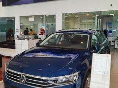 -上海星瀚奔驰4S店(红柳路店)