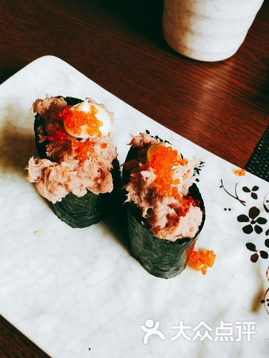 吞拿鱼沙律军舰