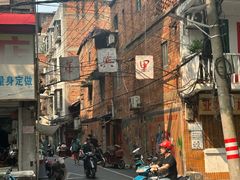 -梁阿婆廿年老牌扣肉糯米饭
