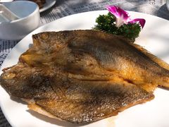 香煎小黄鱼-美人鱼悬崖海景餐厅(鹿嘴山庄店)