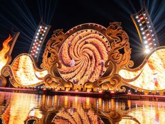 -淄博花灯齐彩城