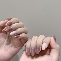 -花岐款式专研健康美甲沙龙
