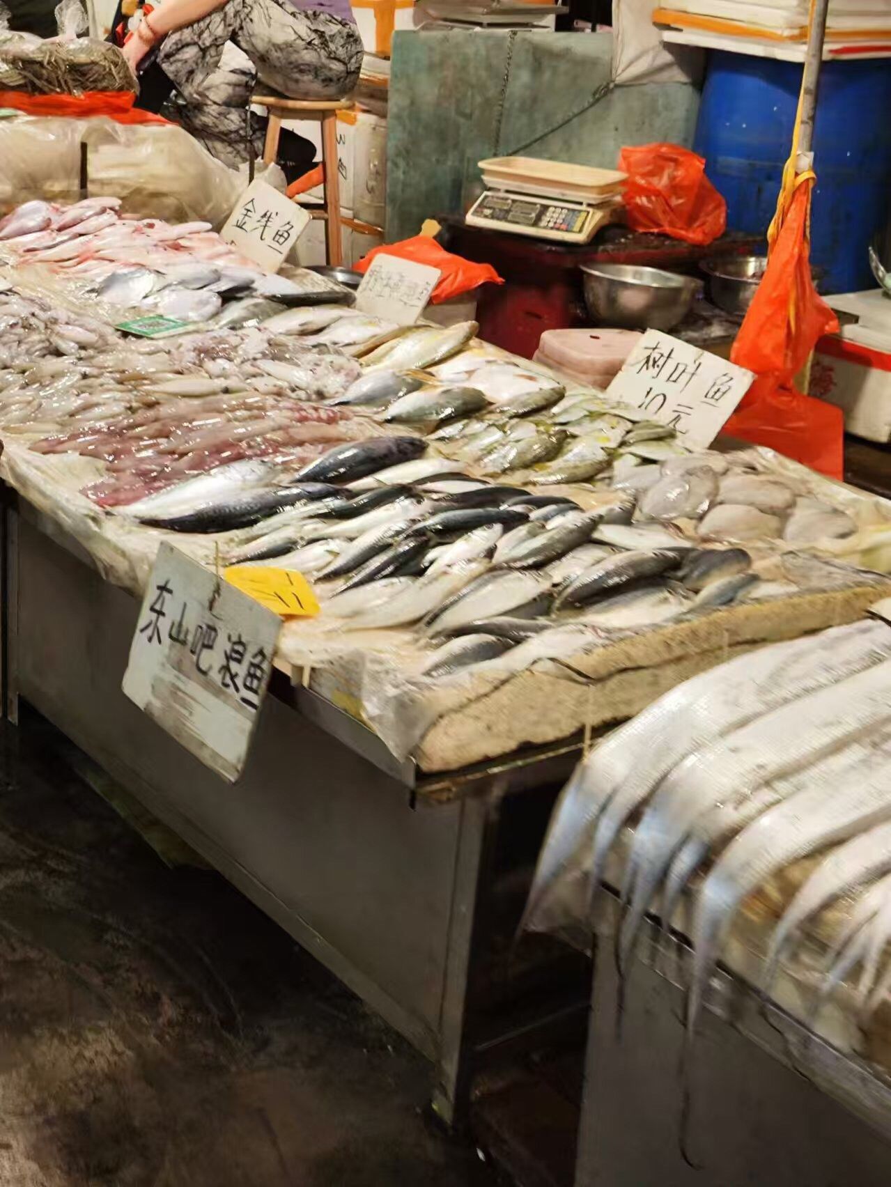 厦门有一家海鲜市场叫做第八菜市场