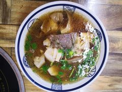 -赵氏牛肉罩火烧