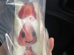 草莓三明治-Fruwich果明治(西单更新场店)