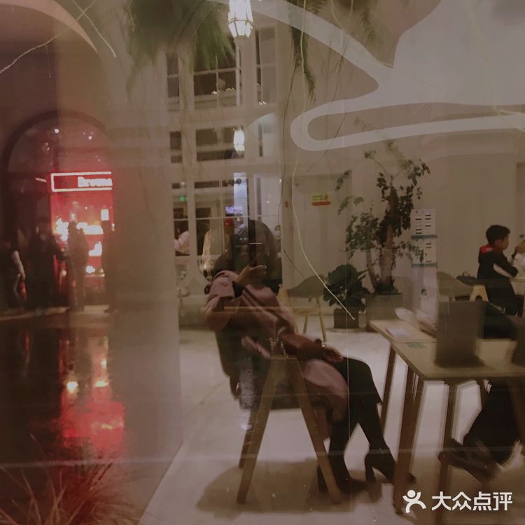 民园广场的雨天话剧 | 莎士比亚别生气