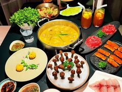 -鲜入唯煮·港式海鲜牛肉火锅(金宝街店)