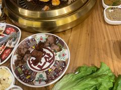 -汉江山料理级自助烤肉黑金冠(周口好吃城店)