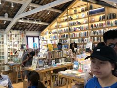 -猫的天空之城概念书店(苏州平江店)