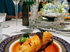 清远鸡配芦笋蔬菜包-LESCEDARS Brasserie Bistro香柏树