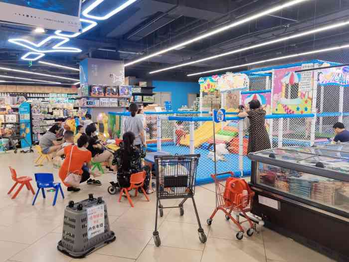 世纪联华·鲸选(星光城店)-"这家世纪联华是看着慢慢建造起来的.