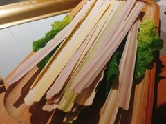 手工Q弹七彩面-雾都渣渣火锅(南城智汇城店)