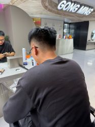 -宫铭烫发染发接发店