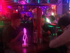 -UP嘻哈酒吧(粉巢店)