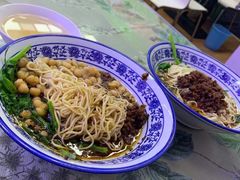 -渝之汇牛肉豌杂面