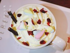 彩虹蔓越莓拿铁-十七英哩咖啡 Seventeen Mile Coffee(崇盛晶珠广场店)