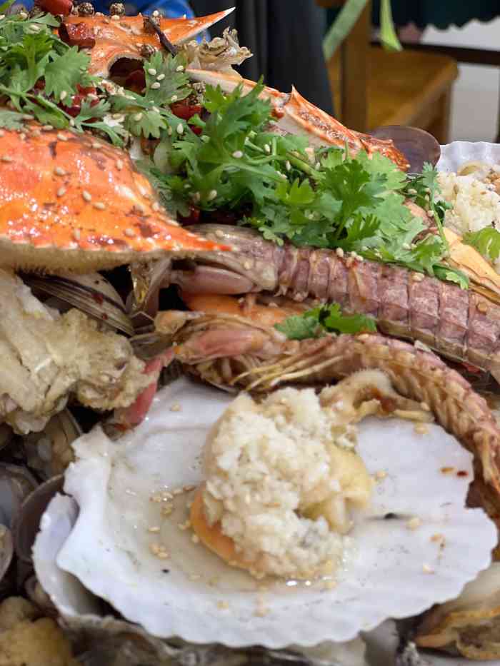 夏都海鲜大咖特色家常菜-"景点门口很热情的带进来,椒盐皮皮虾两个人.