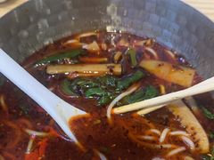 -魔都三兄弟酸辣粉·蘸卤炸串(虹桥万科店)