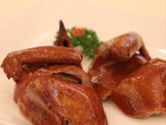 脆皮乳鸽-利苑酒家(合景国际金融广场店)