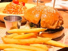 -三勾JJJ Burger&Coffee(梅溪湖店)