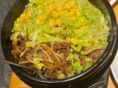 牛肉石锅拌饭-唯成•韩国炭火烤肉 유성고기