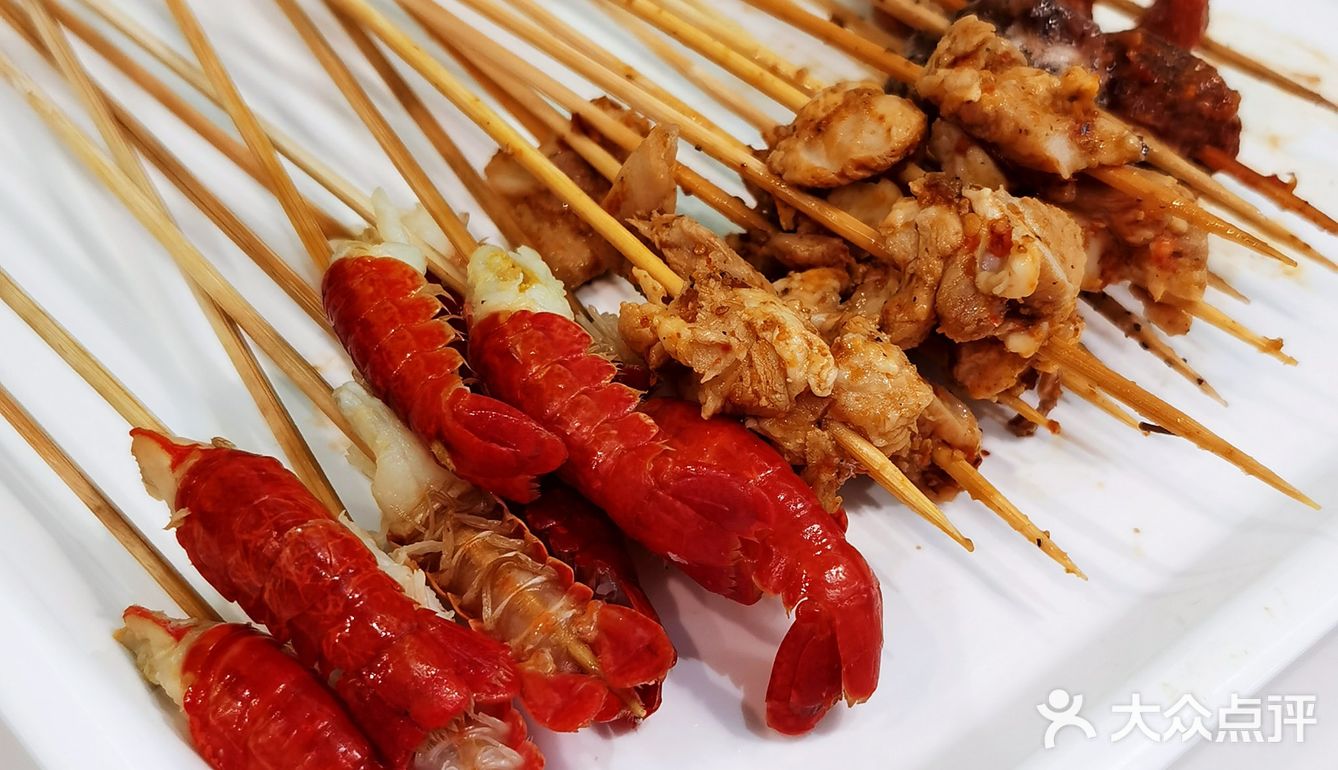 我是来拍照打卡的？不，我是来吃串串香的