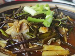 -赋石水库船头鱼红房子饭店