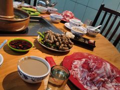 -洞庭洲·防空洞火锅·烧烤·铜锅涮肉(新百广场店)