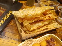 -老牌坊云南鱼豆花火锅(爱建店)