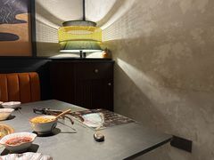 -铭牛烧肉·和牛海鲜自助(高新月牙湖店)