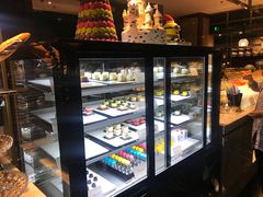 面包甜点陈列柜-半岛翡丽海鲜自助餐厅(观风亭店)