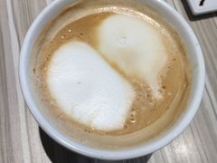 拿铁咖啡-必胜客(证大大拇指店)