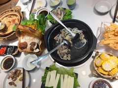 -东椰·海南椰子鸡火锅(朝阳门店)