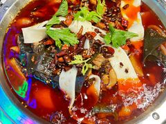 -晓彭肥肠鸡·泡椒鸡火锅(水木天地店)