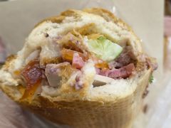 -Bánh Mì Huynh Hoa
