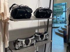 -URBAN REVIVO(上海中庚漫游城店)